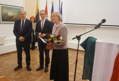 Liudvika atsiima apdovanojimą