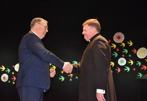 sveikinasi