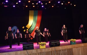 kovo 11 šoka šokėjos