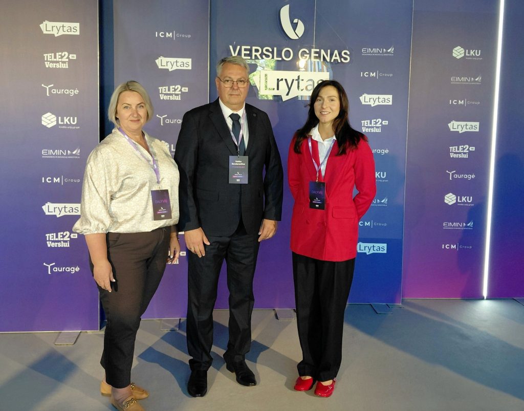 Lrytas meras, direktorė ir vicemerė