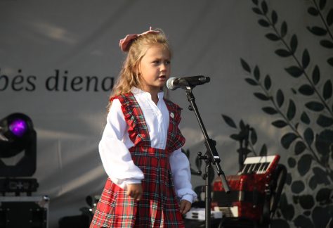 mergaitė