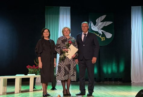Pozuoja žmonės